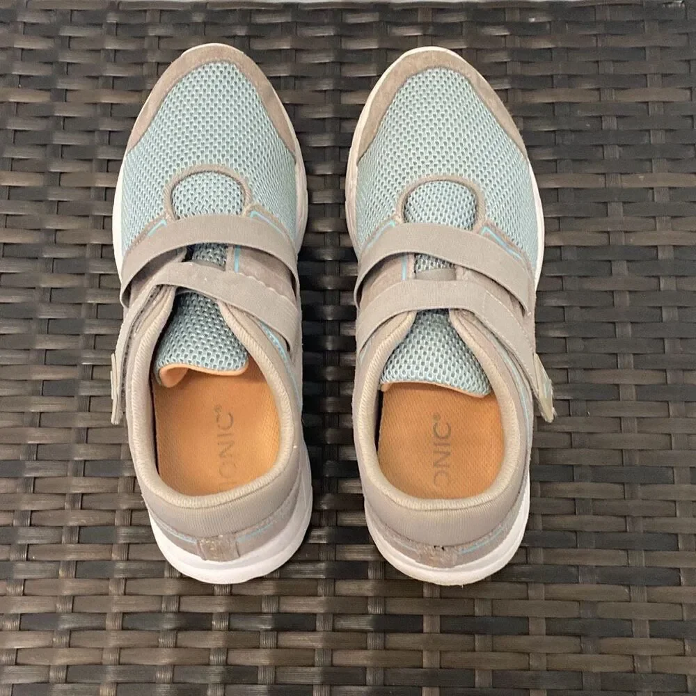 Vionic sneakers women’s size 9.5 ￼